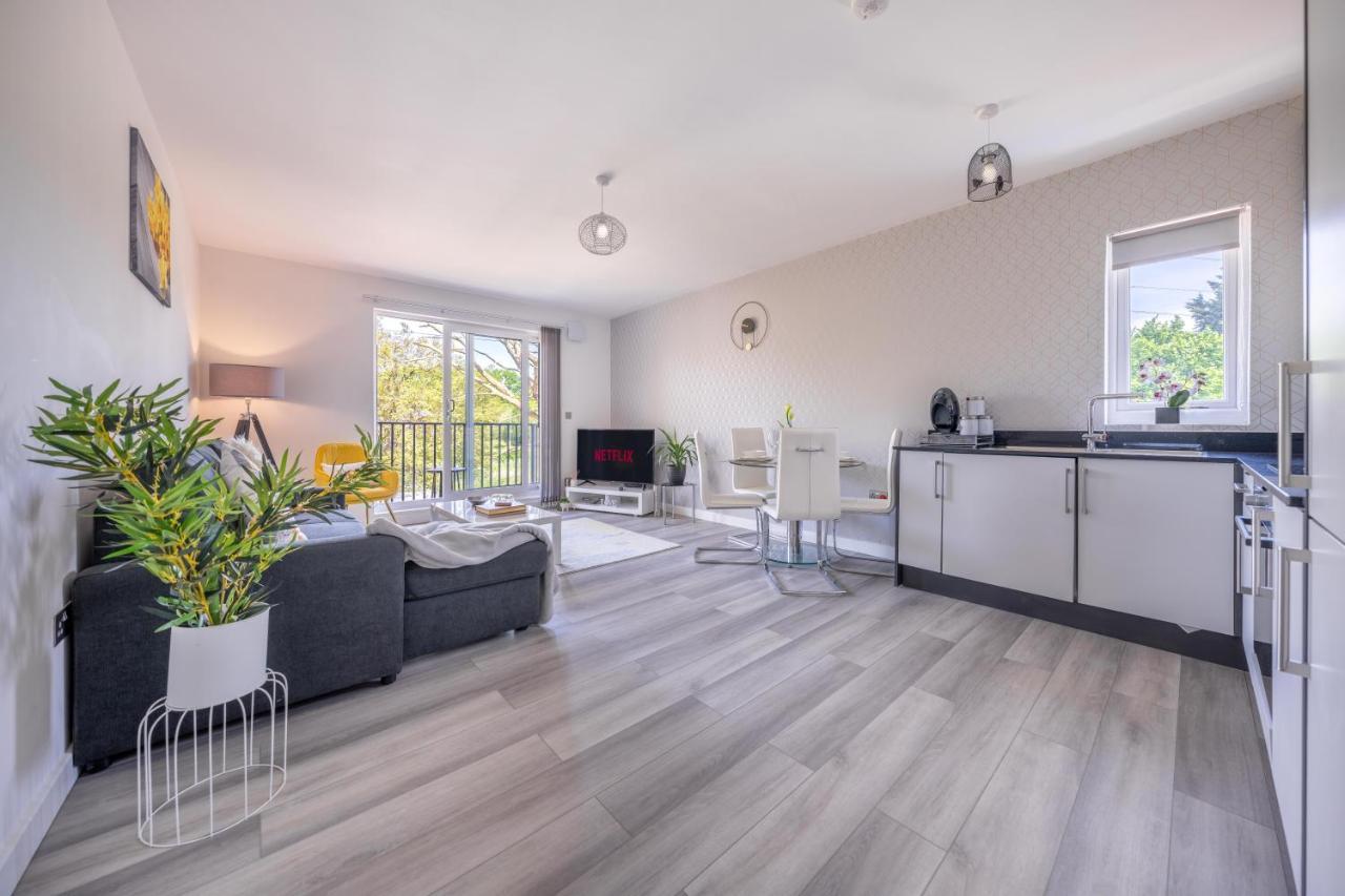 Ash View Place 4 -Heathrow - Thorpe Park - Free Parking Стейнс Экстерьер фото