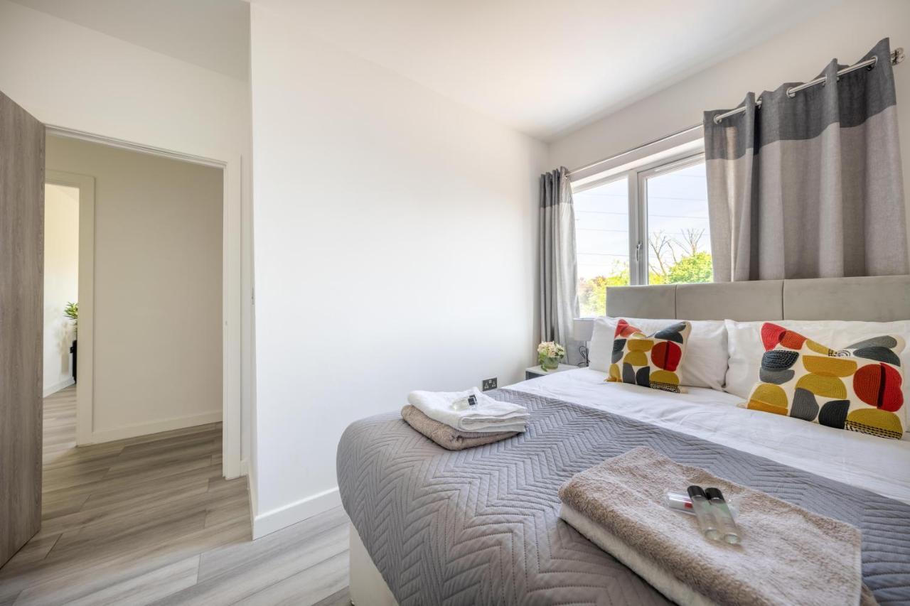 Ash View Place 4 -Heathrow - Thorpe Park - Free Parking Стейнс Экстерьер фото