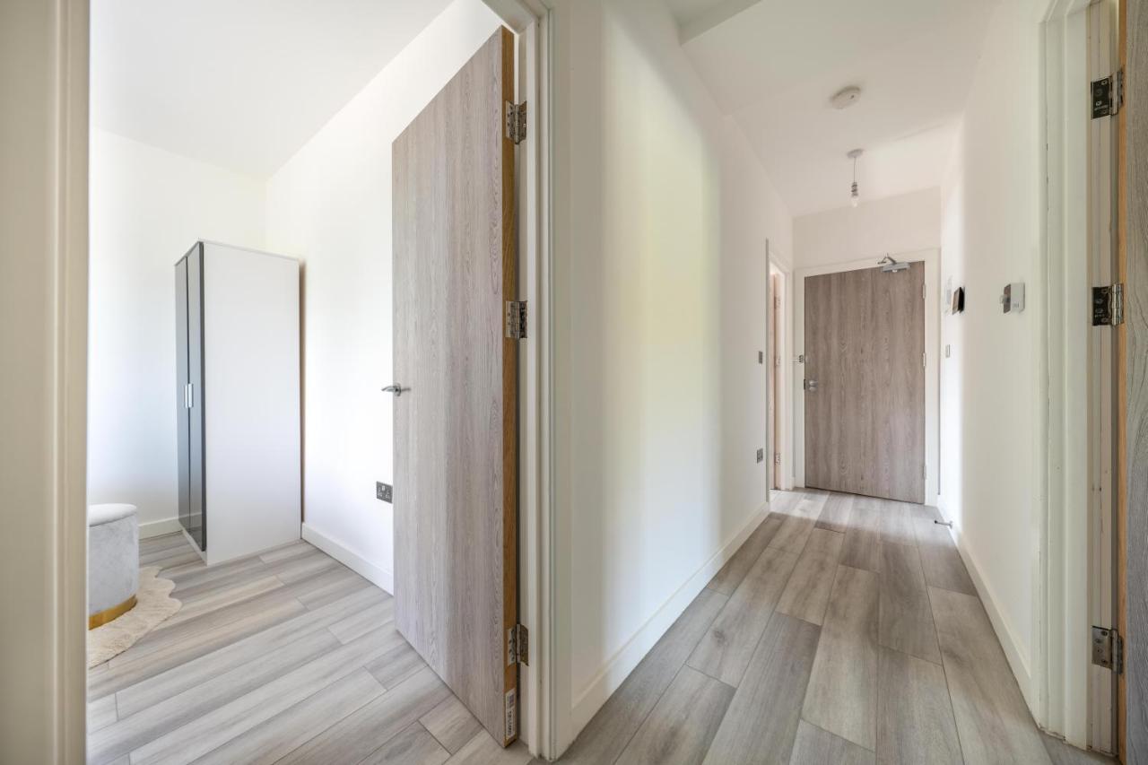 Ash View Place 4 -Heathrow - Thorpe Park - Free Parking Стейнс Экстерьер фото